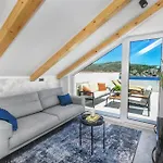 Appart hôtel Dalmatian Child With Swimming Pool, Close To The 3*