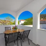Dalmatian Child With Swimming Pool, Close To The Appart hôtel 3*