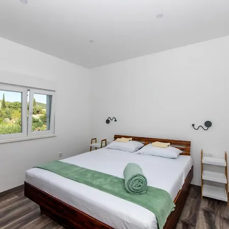 Aparthotel Dalmatian Child With Swimming Pool, Close To The