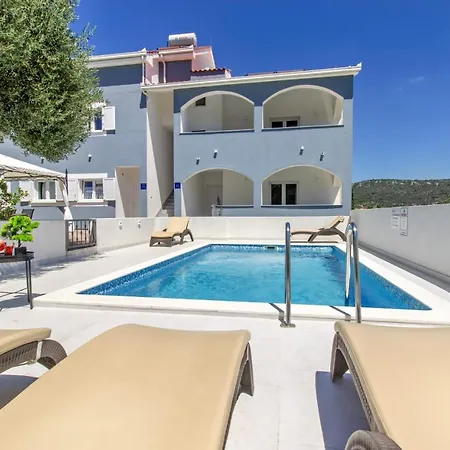 Aparthotel Dalmatian Child With Swimming Pool, Close To The