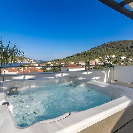 Aparthotel Dalmatian Child With Swimming Pool, Close To The Vinisce
