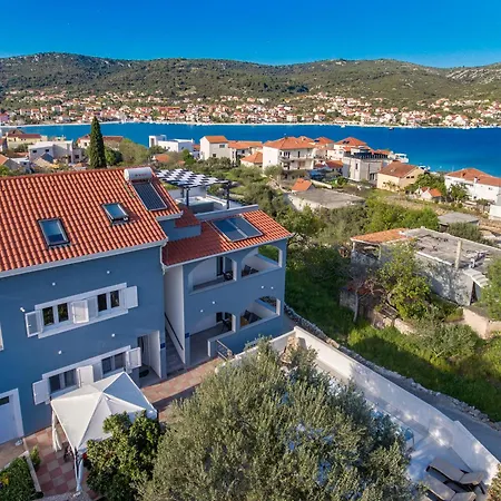 Aparthotel Dalmatian Child With Swimming Pool, Close To The