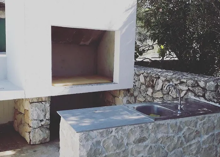 Dalmatian Child With Swimming Pool, Close To The Ξενοδοχείο με διαμερίσματα