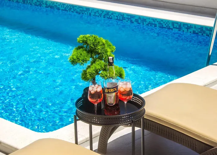 Dalmatian Child With Swimming Pool, Close To The Ξενοδοχείο με διαμερίσματα Vinišće
