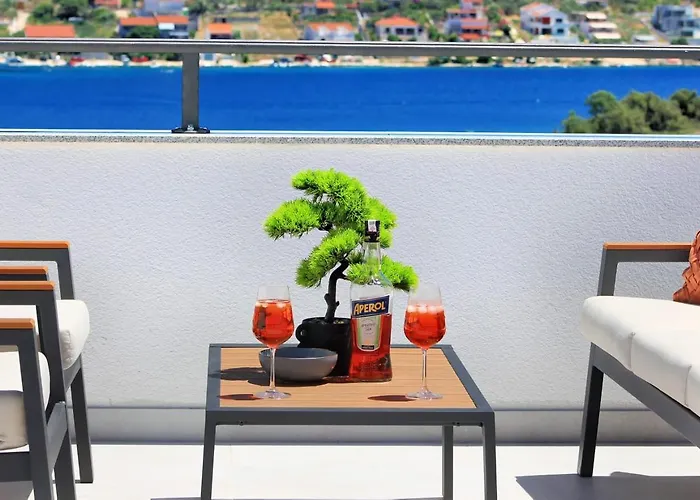 Dalmatian Child With Swimming Pool, Close To The 3* Vinišće