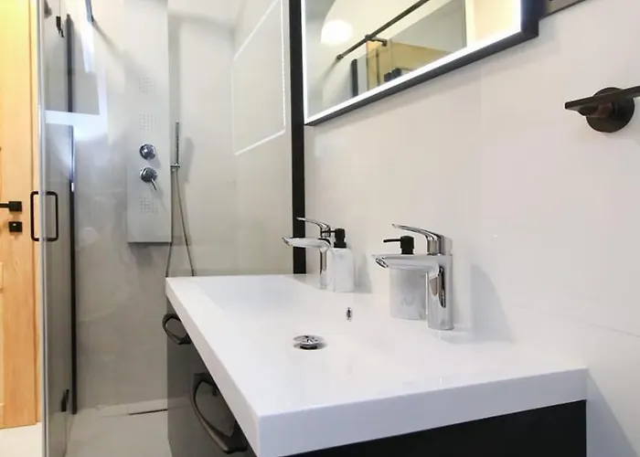 Dalmatian Child With Swimming Pool, Close To The Ξενοδοχείο με διαμερίσματα Vinišće