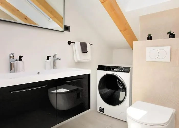 Ξενοδοχείο με διαμερίσματα Dalmatian Child With Swimming Pool, Close To The Vinišće