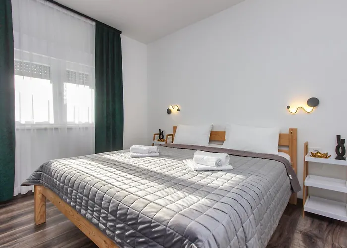 Dalmatian Child With Swimming Pool, Close To The Ξενοδοχείο με διαμερίσματα