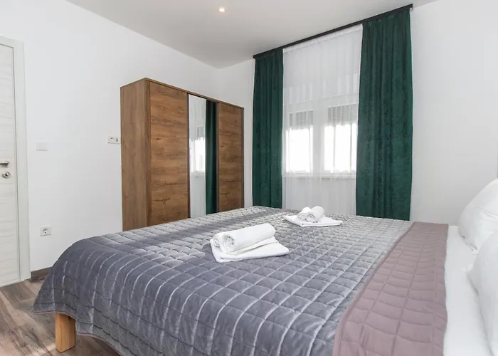 Dalmatian Child With Swimming Pool, Close To The Ξενοδοχείο με διαμερίσματα 3*