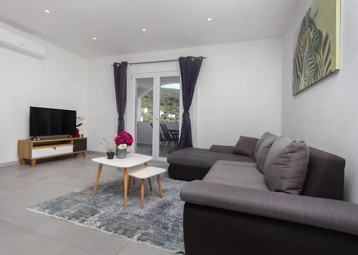 Ξενοδοχείο με διαμερίσματα Dalmatian Child With Swimming Pool, Close To The 3*