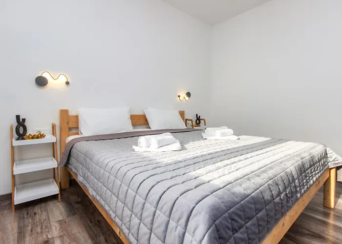 Dalmatian Child With Swimming Pool, Close To The Ξενοδοχείο με διαμερίσματα Vinišće