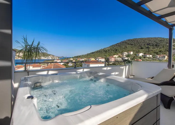 Ξενοδοχείο με διαμερίσματα Dalmatian Child With Swimming Pool, Close To The Vinišće