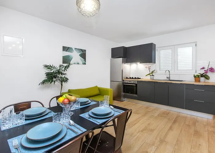 Dalmatian Child With Swimming Pool, Close To The Ξενοδοχείο με διαμερίσματα Vinišće