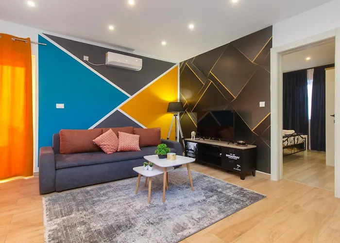 Ξενοδοχείο με διαμερίσματα Dalmatian Child With Swimming Pool, Close To The Vinišće