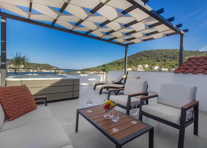 Dalmatian Child With Swimming Pool, Close To The Ξενοδοχείο με διαμερίσματα Vinišće